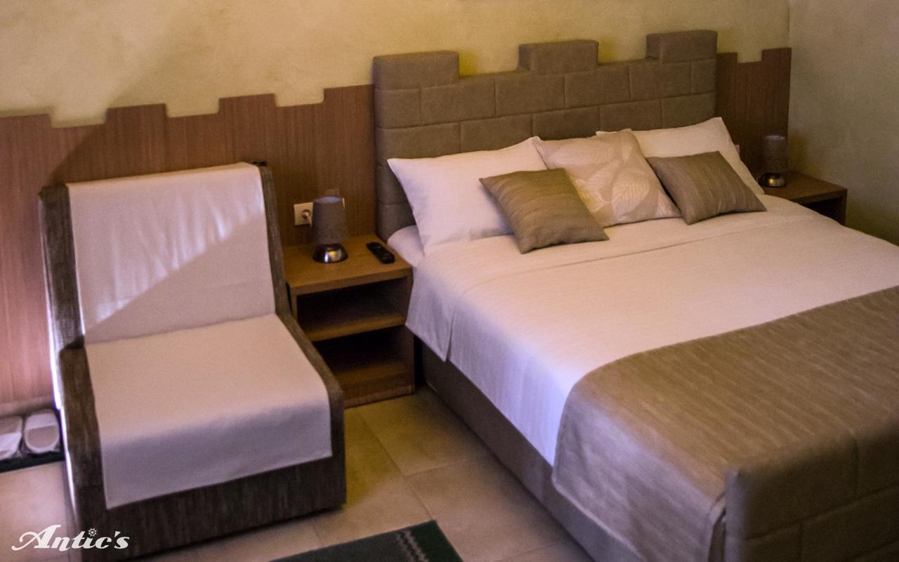 Motel Pizzeria Antic'S Laktasi Luaran gambar